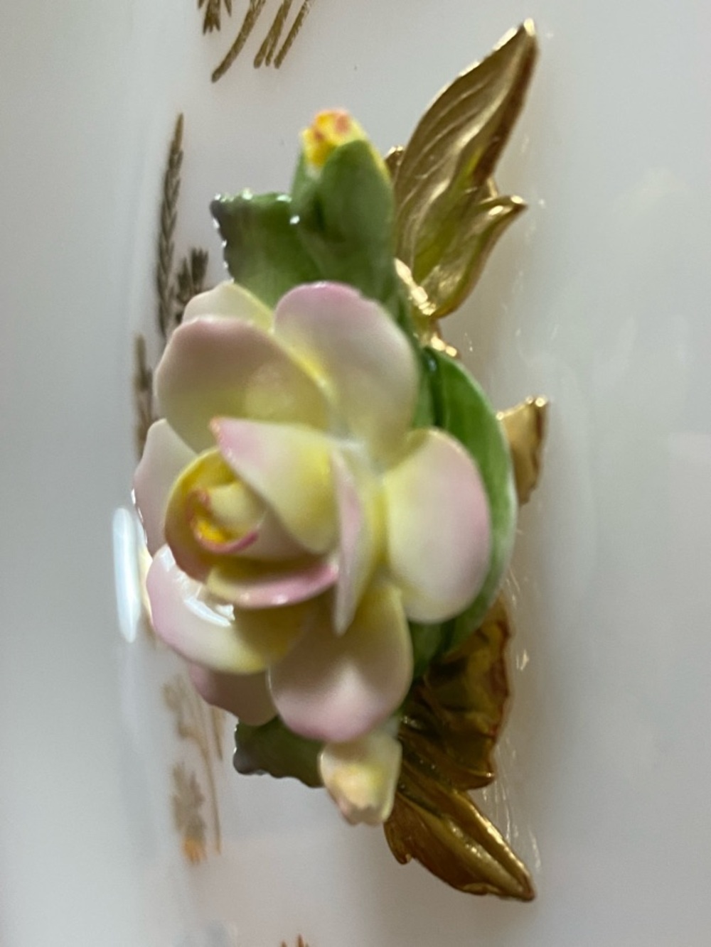 Vtg 1960’s Porcelain Pink & Green Rose Brooch with Gold Leaves 2” Grama Core - Picture 3 of 9